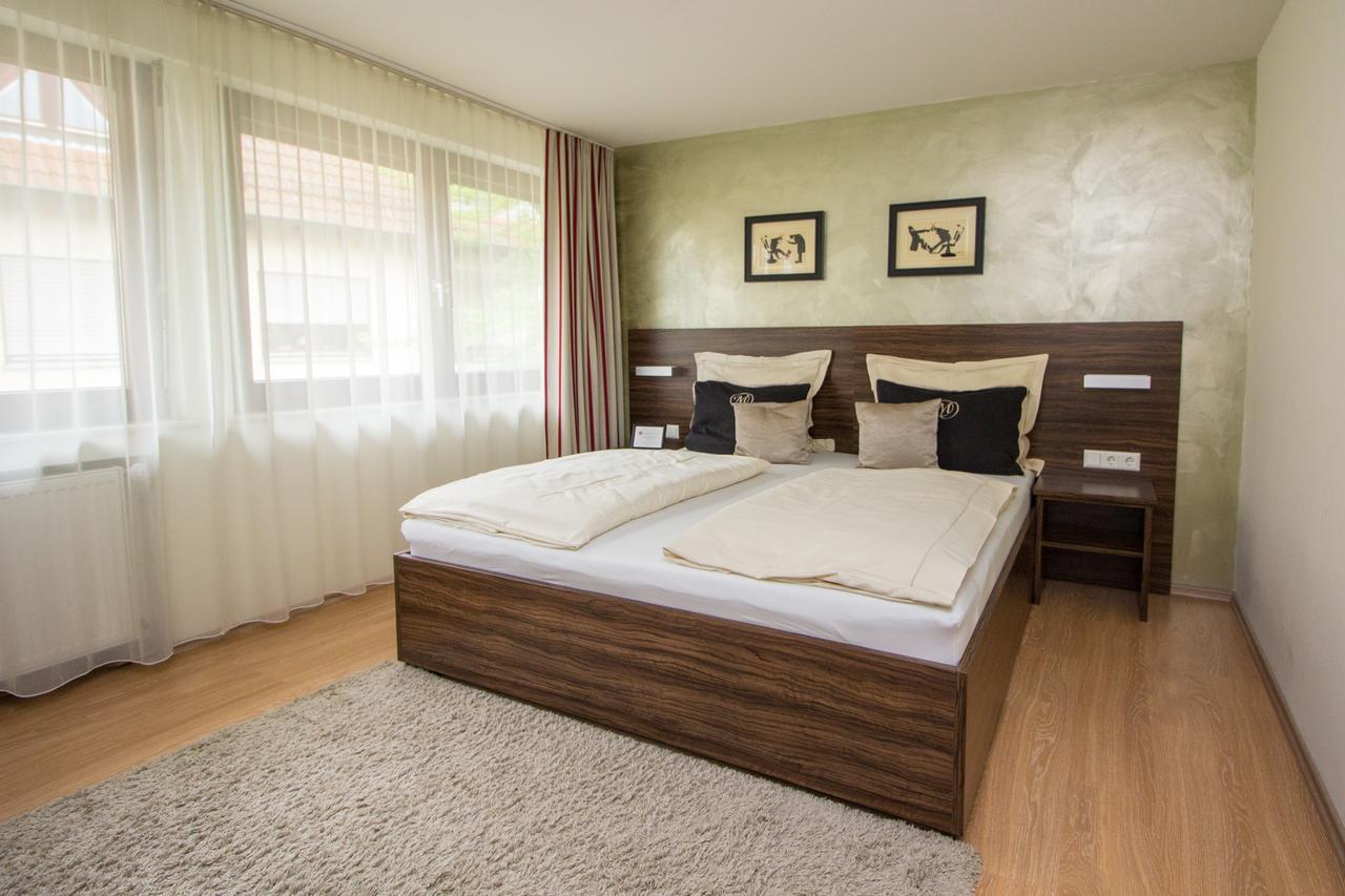 Landhotel Wolfschlugen Esterno foto